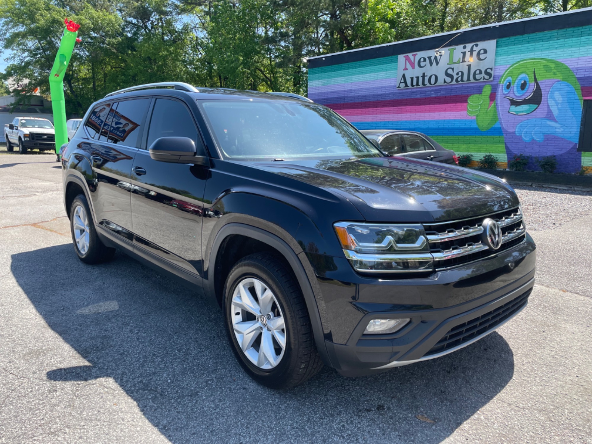 photo of 2019 VOLKSWAGEN ATLAS - Now $16,995! 3rd Row Seating!!
